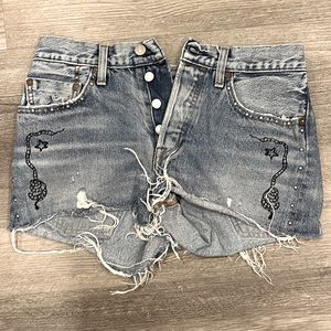 Levi’s High rise booty short jeans!